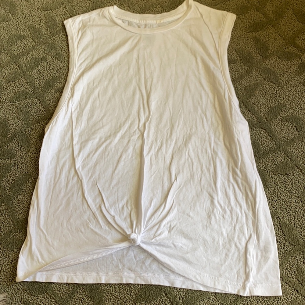 White muscle tank top me to we pacsun size large